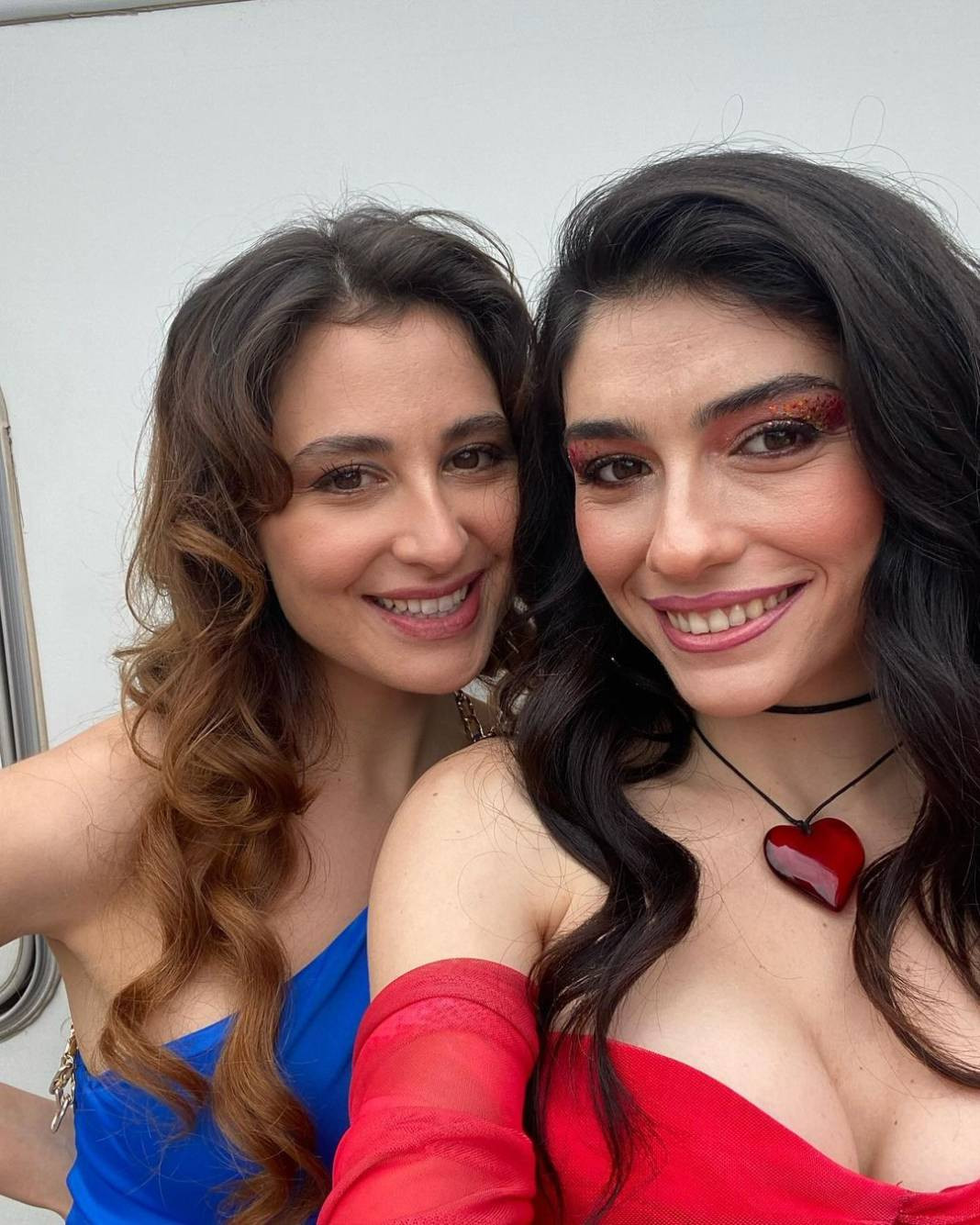 İnci Taneleri'nin Dilberi Hazar Ergüçlü'den sosyal medyayı sallayan pozlar - Resim: 5